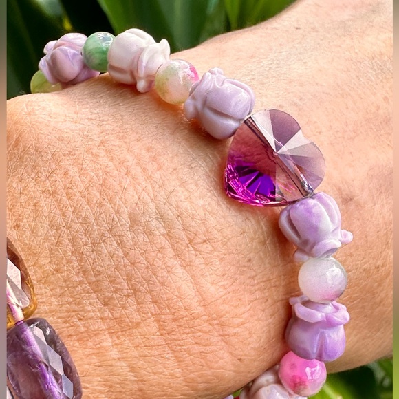 178A. Persian Jade & Pua Kalaunu (crown flower) w/ Swarovski heart Bracelet - Picture 8 of 8